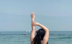 娜扎张翰玩亲亲